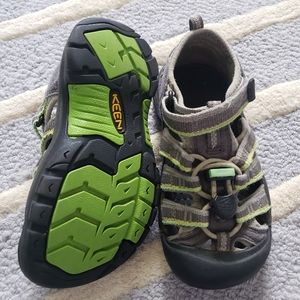 Keen Sandals Kids - size 11